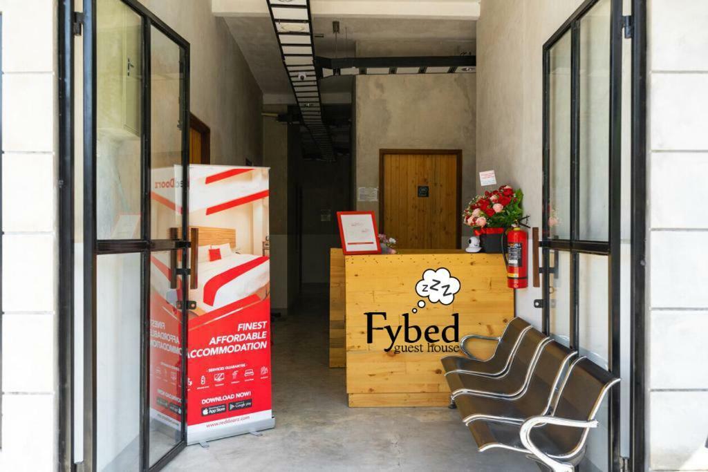 Fybed Aparthotel Semarang Luaran gambar