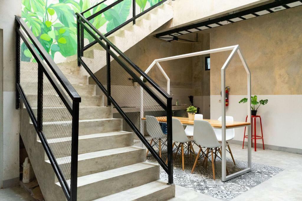 Fybed Aparthotel Semarang Luaran gambar