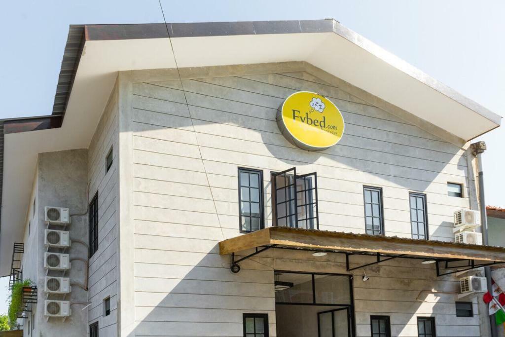 Fybed Aparthotel Semarang Luaran gambar